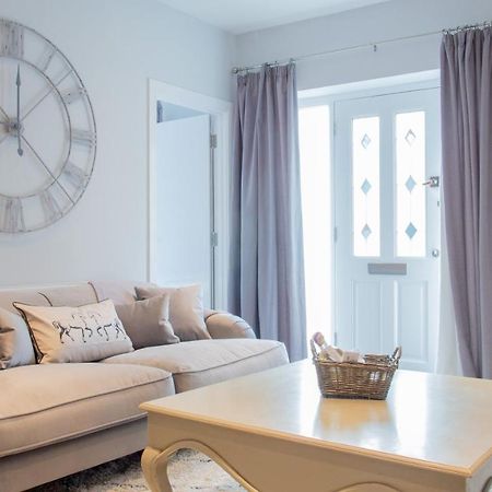 Modern Apartment With Free Parking And Wifi Stratford-upon-Avon Kültér fotó