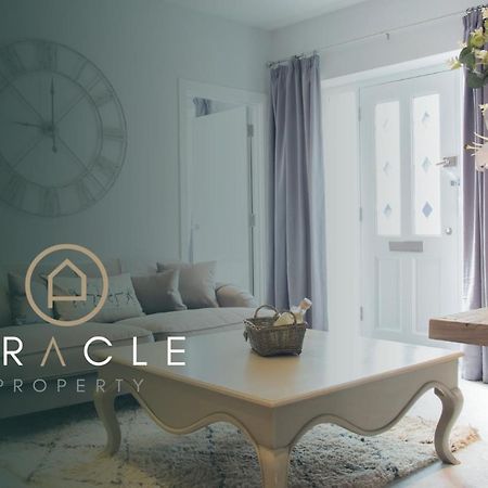 Modern Apartment With Free Parking And Wifi Stratford-upon-Avon Kültér fotó