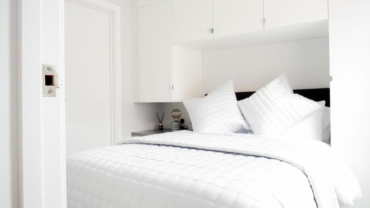 Modern Apartment With Free Parking And Wifi Stratford-upon-Avon Kültér fotó