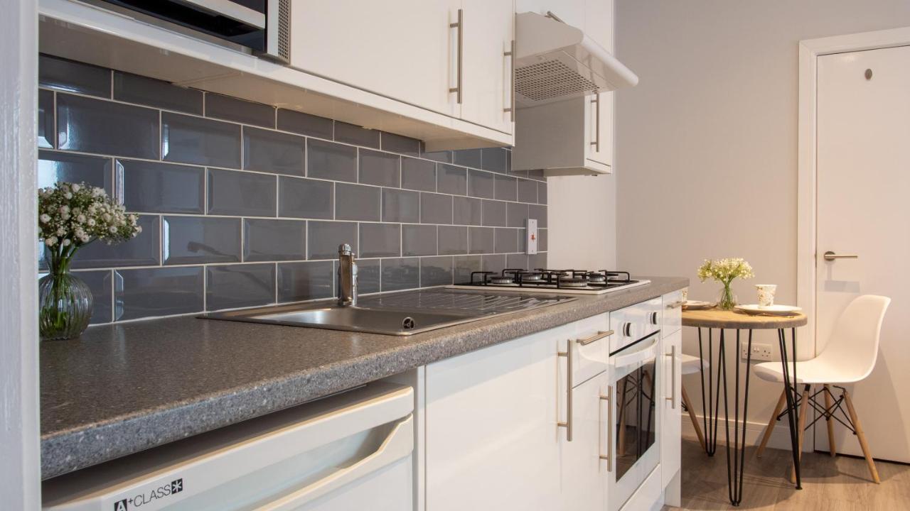 Modern Apartment With Free Parking And Wifi Stratford-upon-Avon Kültér fotó