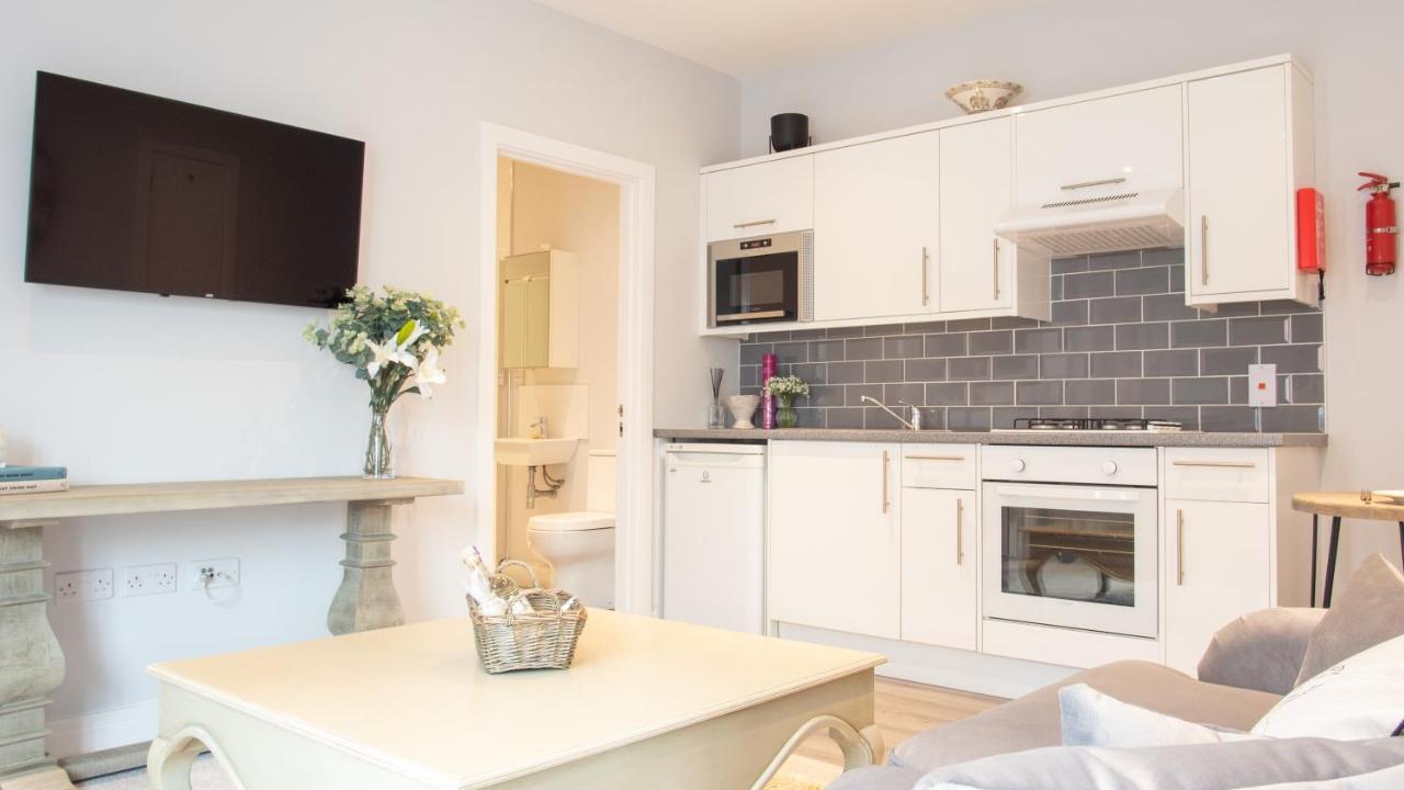 Modern Apartment With Free Parking And Wifi Stratford-upon-Avon Kültér fotó