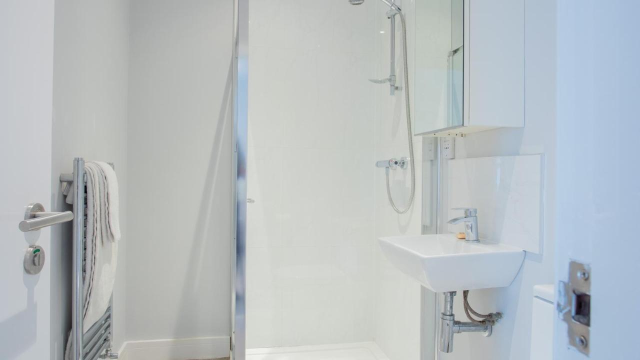 Modern Apartment With Free Parking And Wifi Stratford-upon-Avon Kültér fotó
