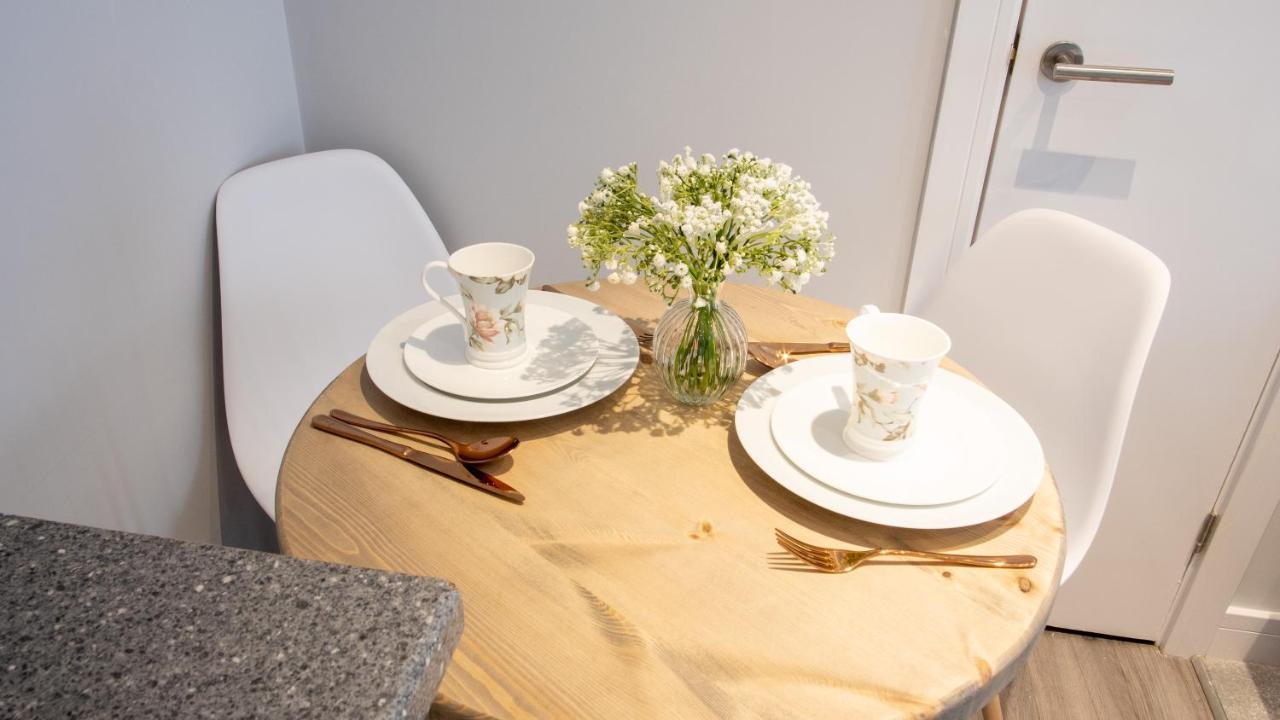 Modern Apartment With Free Parking And Wifi Stratford-upon-Avon Kültér fotó
