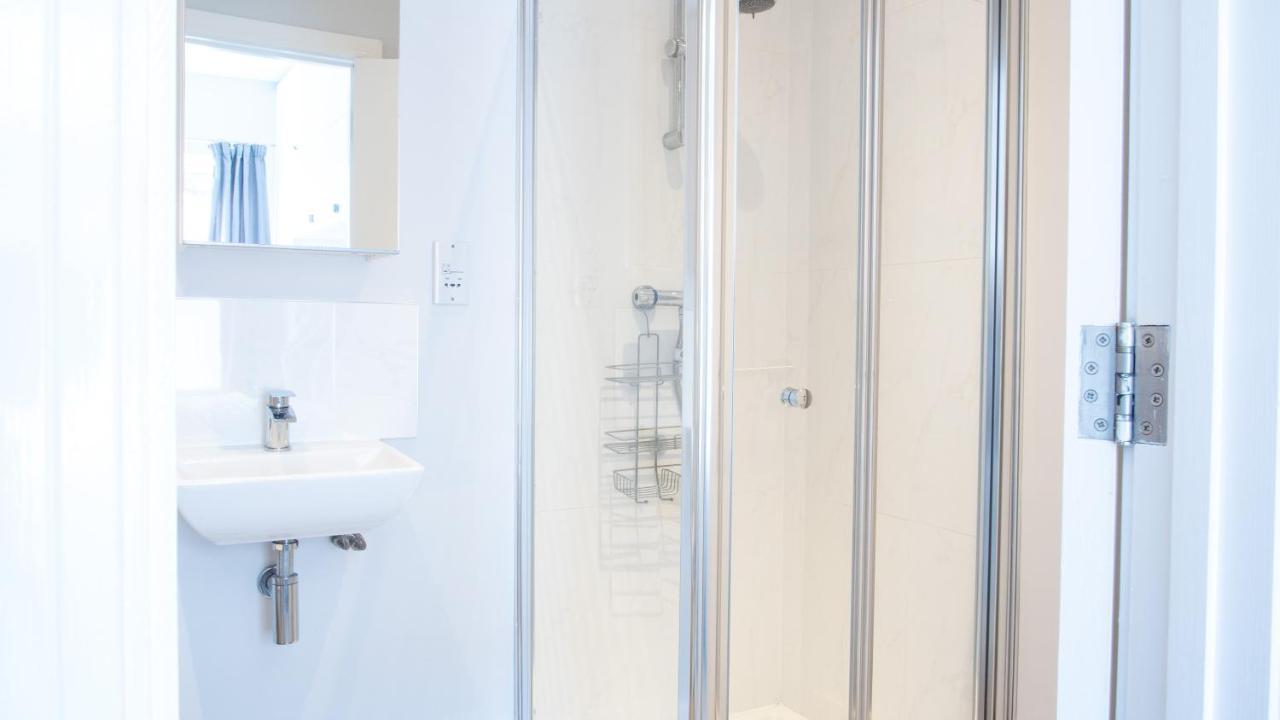 Modern Apartment With Free Parking And Wifi Stratford-upon-Avon Kültér fotó